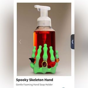 Spooky Skeleton Hand Soap Holder - B&BW 🎃